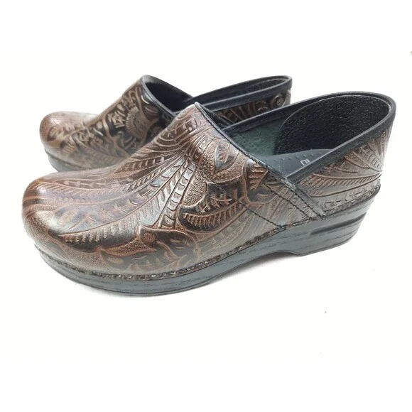 Dansko Womens Professional Clogs Sz 38 7.5-8 Brown Leather Floral Tooled Etched - Picture 3 of 9